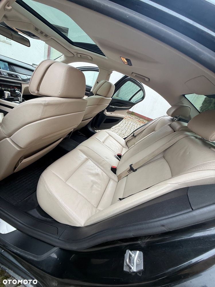 BMW Seria 7 740d xDrive - 13