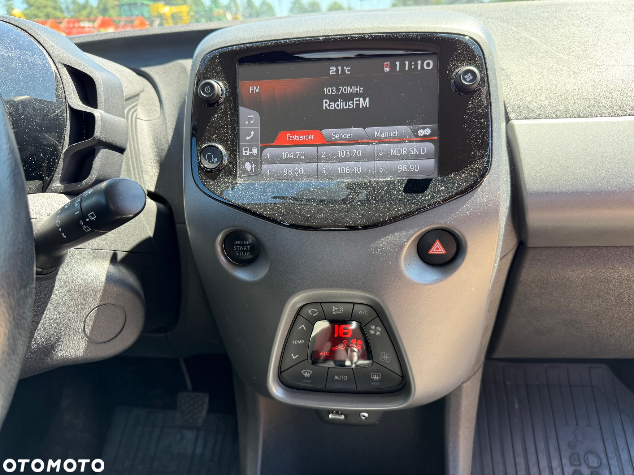 Toyota Aygo x.shift x-play connect - 12