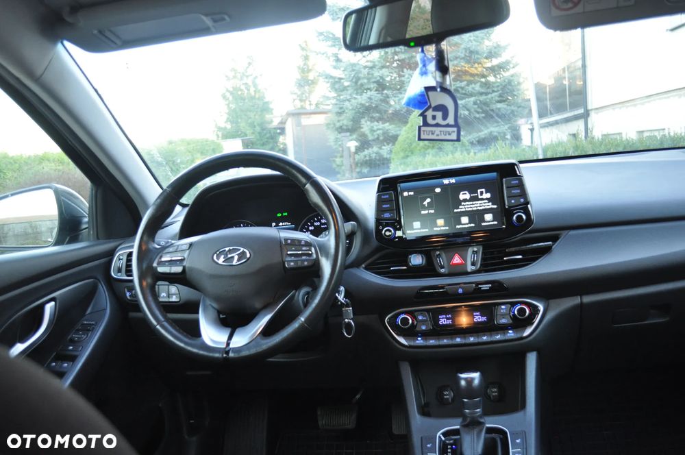 Hyundai i30 1.6 CRDI DCT YES - 17