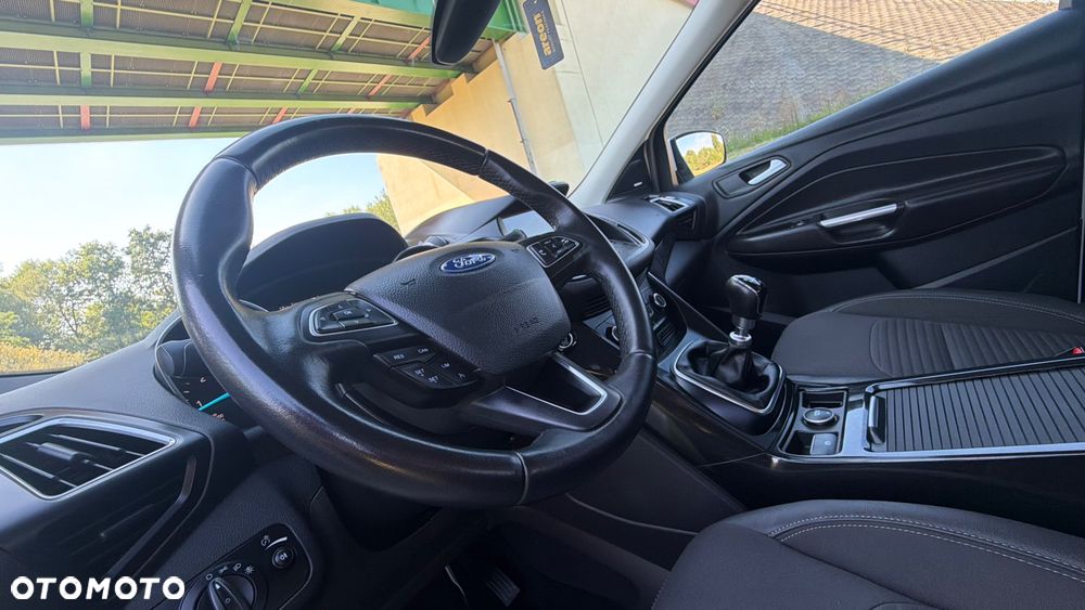 Ford Kuga 2.0 TDCi 2x4 Black & Silver - 28