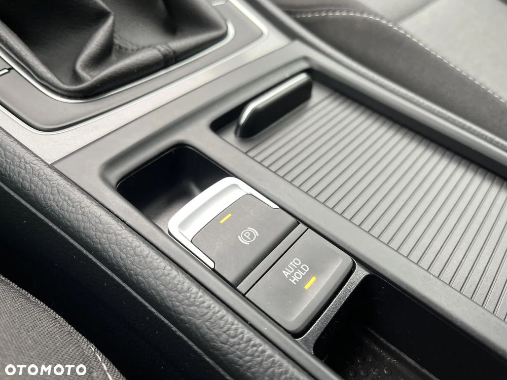 Volkswagen Golf 1.2 TSI BMT Trendline - 24