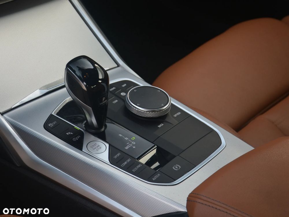 BMW Seria 3 330i xDrive M Sport sport - 13