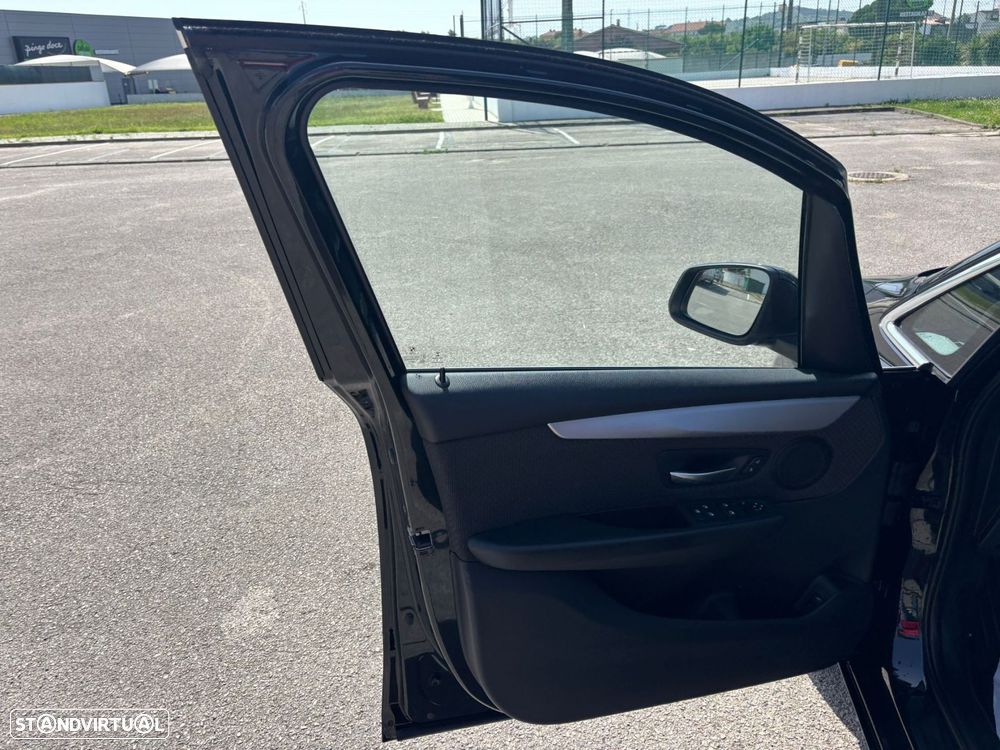 BMW 216 Active Tourer d Line Sport - 18
