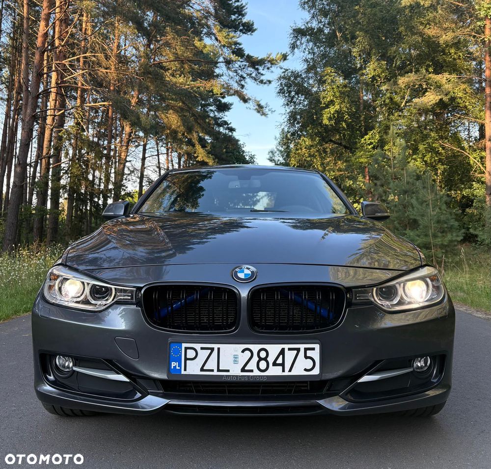 BMW Seria 3 318d Sport Line - 3