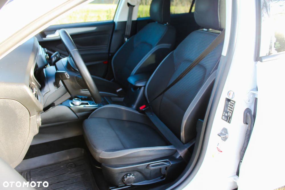 Ford Focus 1.5 EcoBlue Start-Stopp-System COOL&CONNECT - 21