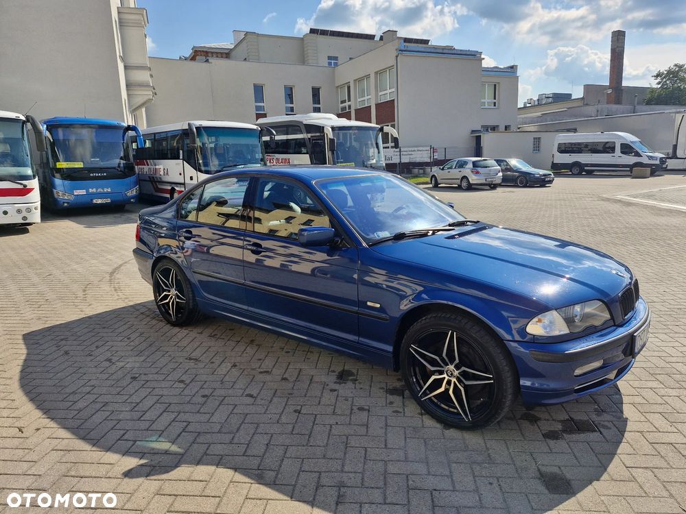 BMW Seria 3 330ix - 1