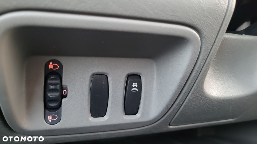 Renault Trafic FAP Grand Passenger Black Edition - 19