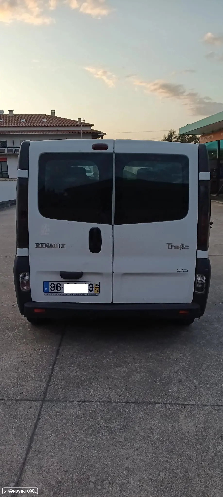 Renault TRAFIC 1.9 DCi 6 Lug + AC - 9