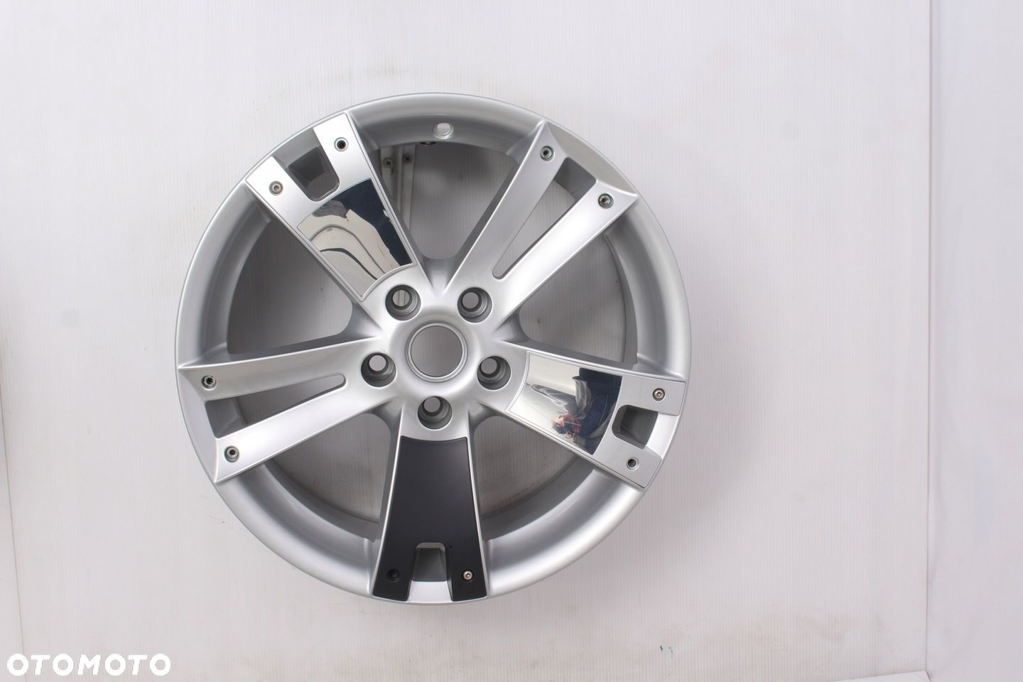 FELGA ALUMINIOWA NOWA DEMO FONDMETAL 5X112 17 ET42 - 1