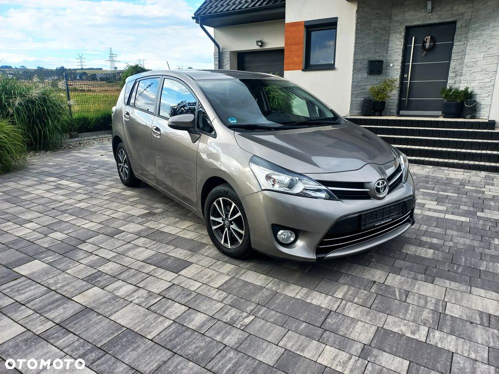 Toyota Verso 1.6 D-4D Premium - 1