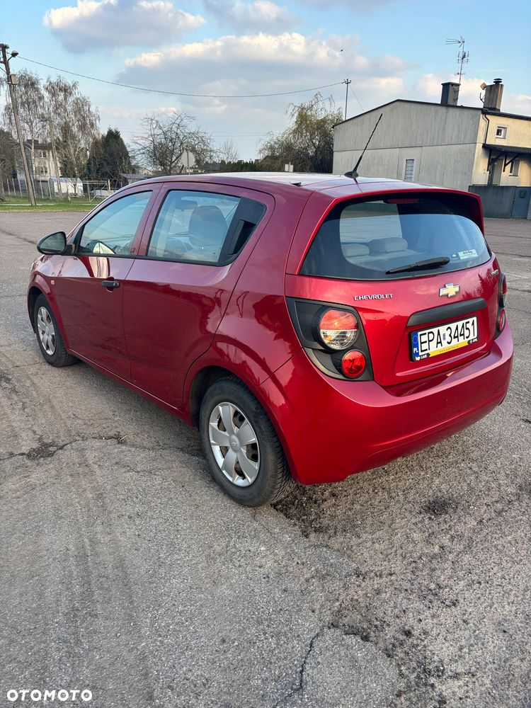 Chevrolet Aveo - 4