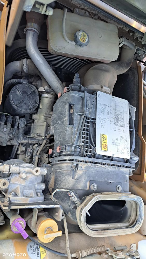 Caterpillar 432F3 - 18