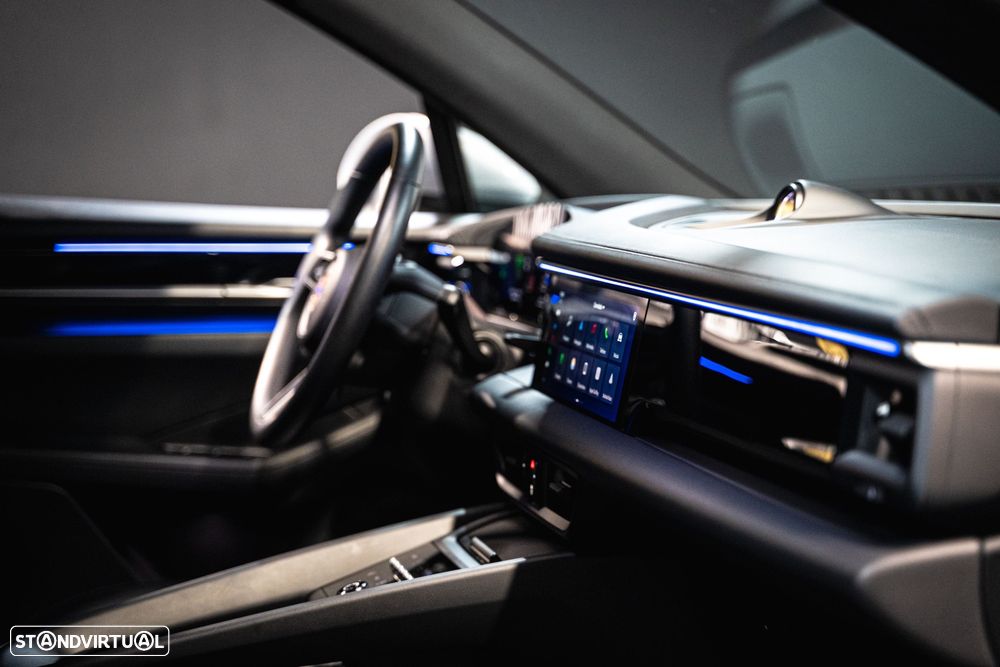 Porsche Macan Electric - 25