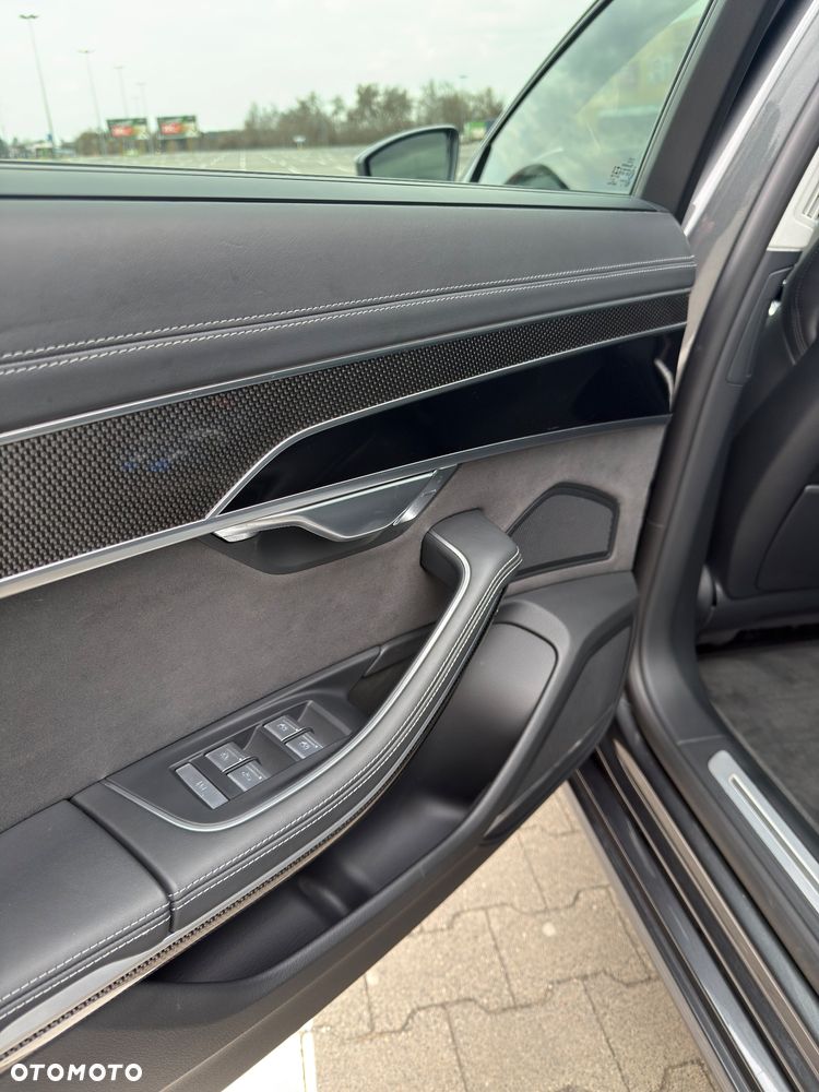 Audi S8 - 36