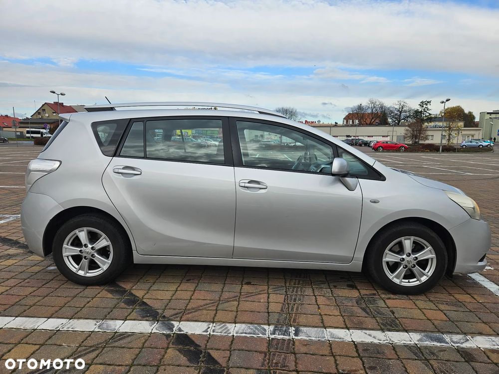 Toyota Verso 1.8 2010 7os - 4