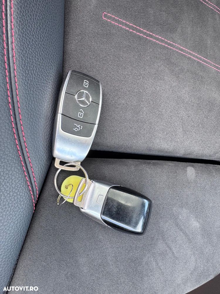 Mercedes-Benz A 250 e 8G-DCT AMG Line - 6