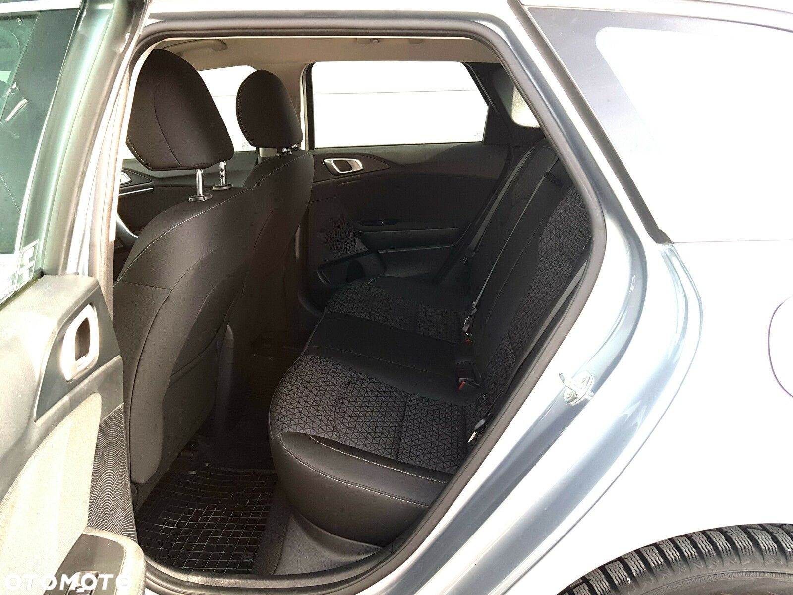 Kia Ceed 1.6 CRDi mHEV M - 28