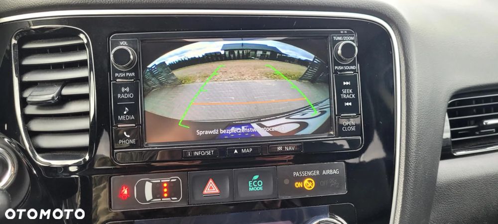 Mitsubishi Outlander 2.0 4WD Plug-In Hybrid - 15