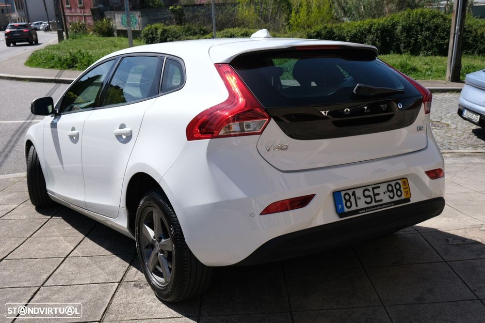 Volvo V40 2.0 D2 Momentum - 8