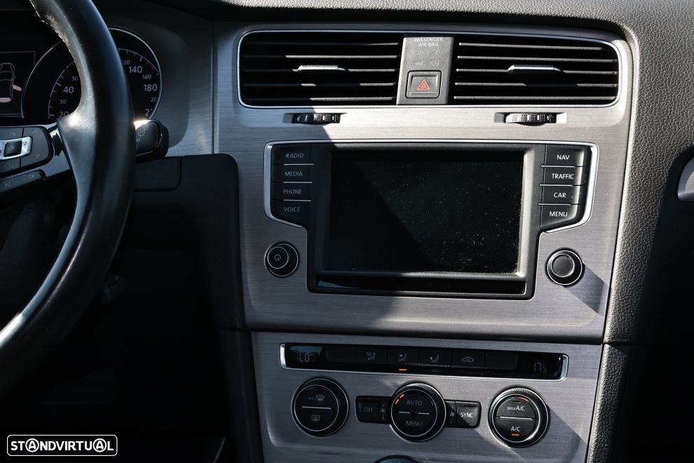 VW Golf 1.6 TDi BlueMotion Confortline - 9