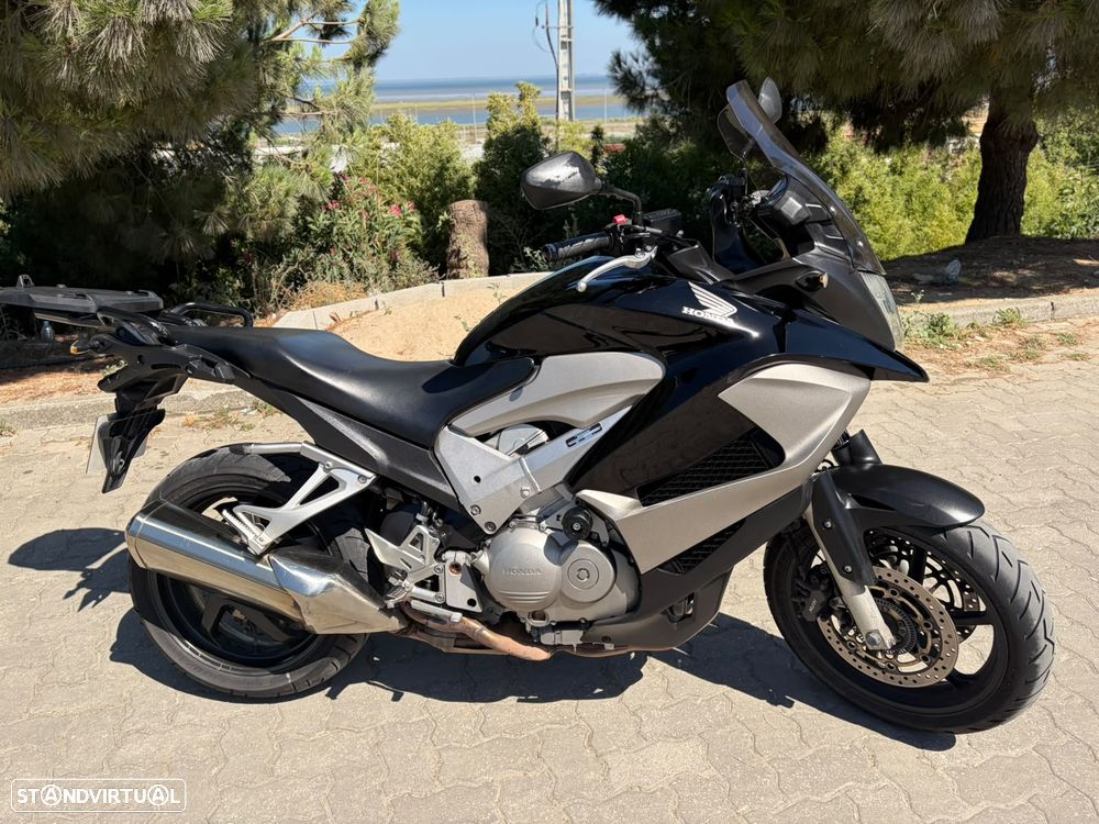 Honda VFR Crossrunner - 6