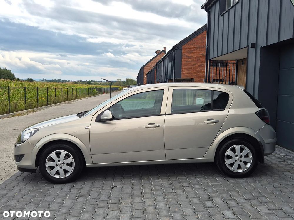 Opel Astra 1.4 Cosmo - 23