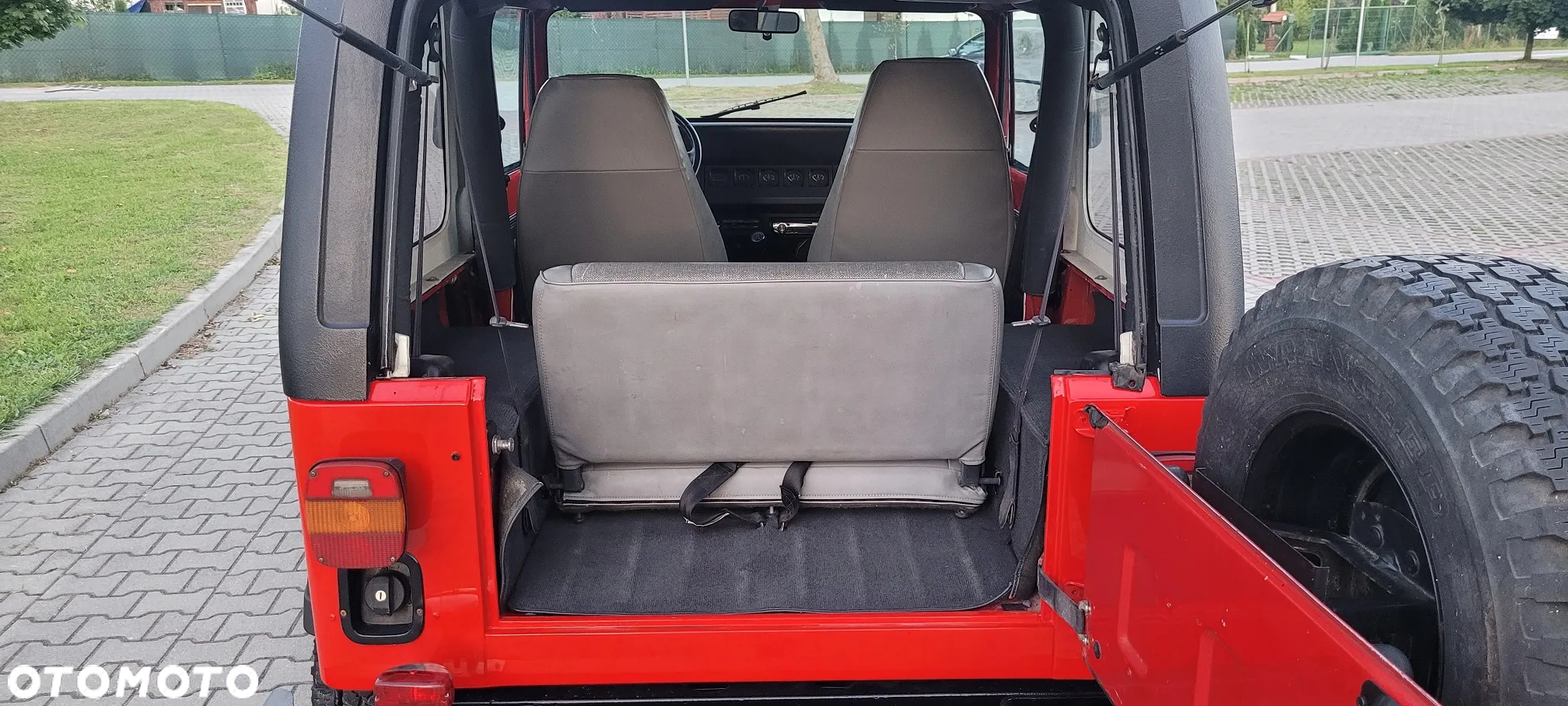 Jeep Wrangler 2.5L - 18