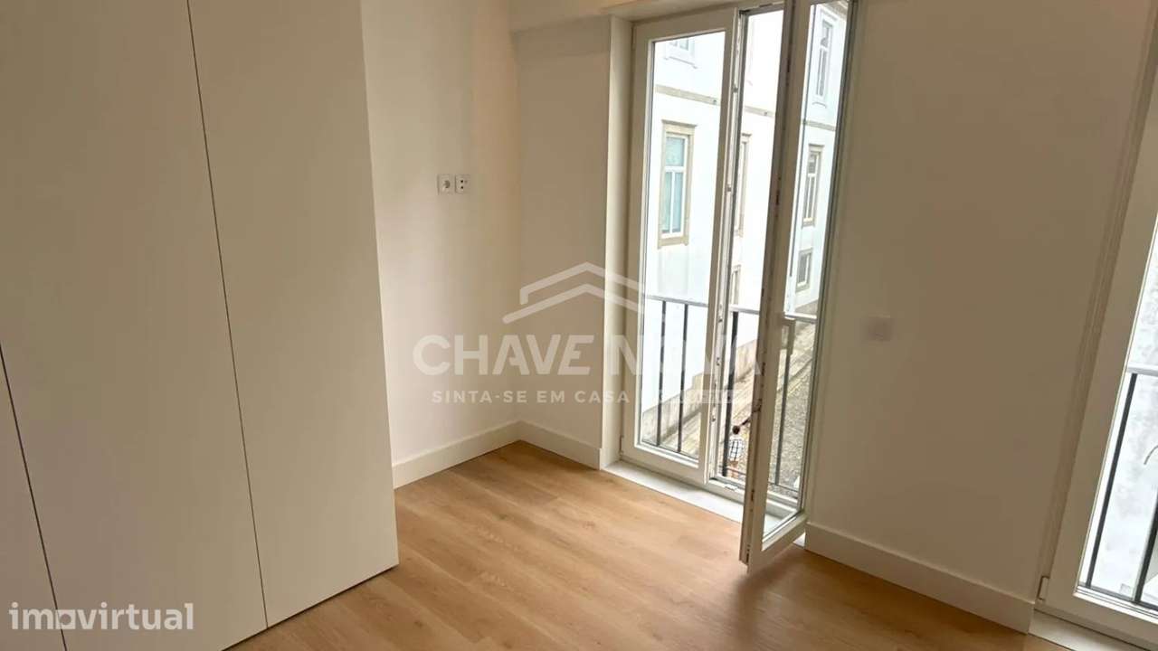 T2 Renovado com Licença de Alojamento Local | Sé do Porto - Grande imagem: 5/13