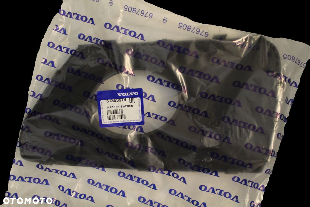 VOLVO XC70 przednia prawa kratka w zderzak OE 31353575 - 4