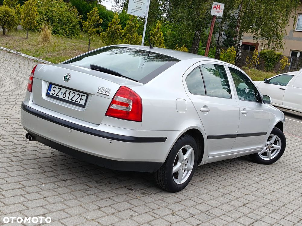 Skoda Octavia 1.6 Selection - 1