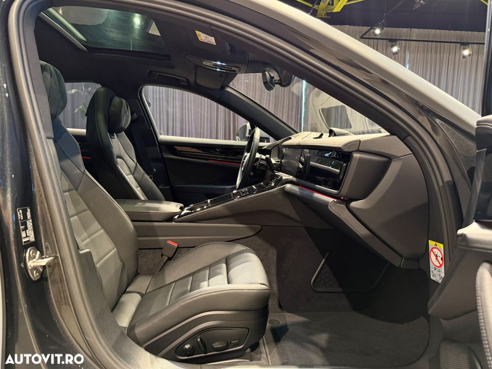 Porsche Panamera 4 E-Hybrid - 24