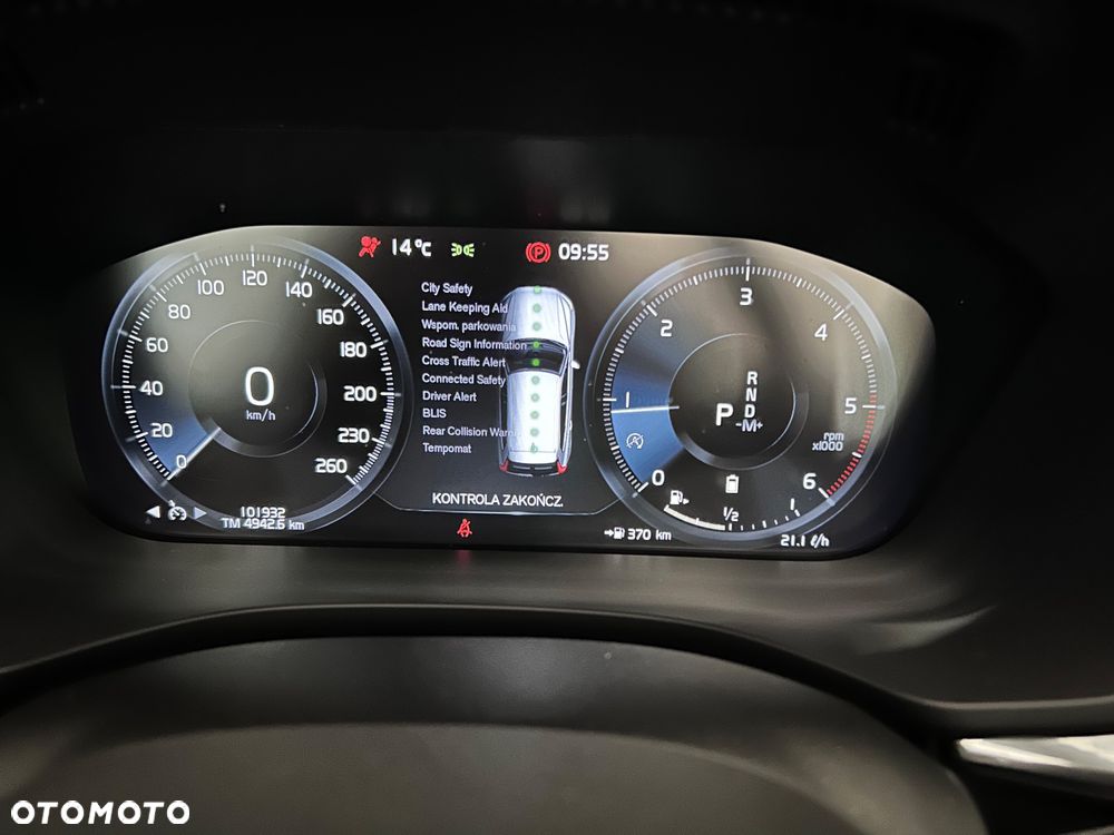 Volvo XC 60 B5 D AWD Momentum Pro - 26