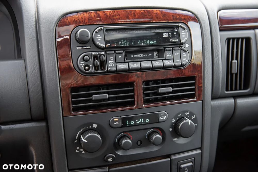 Jeep Grand Cherokee - 21