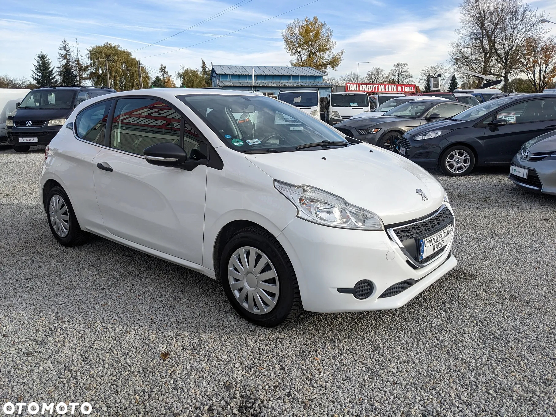 Peugeot 208 - 8
