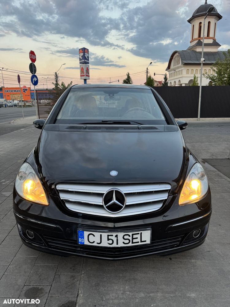 Mercedes-Benz B 180 - 1