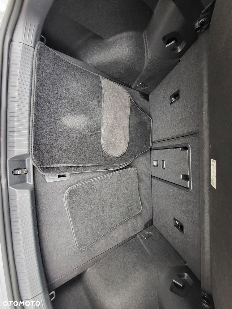 Volkswagen Golf 1.5 TSI EVO Style - 20