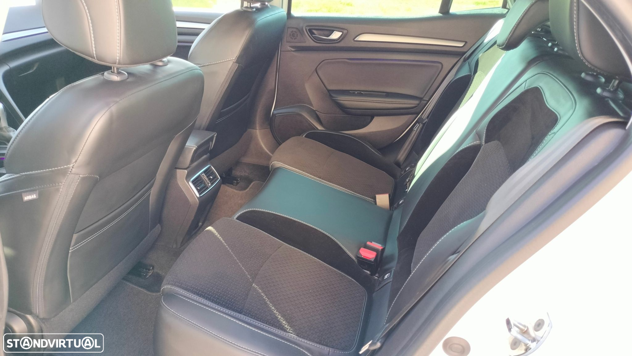 Renault Mégane BLUE dCi 115 EDC Deluxe-Pack LIMITED - 18