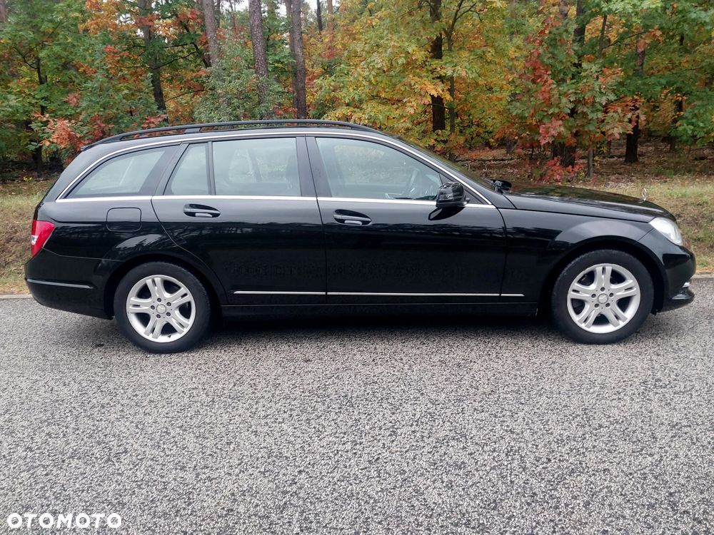Mercedes-Benz C-Class 2012 photo 2