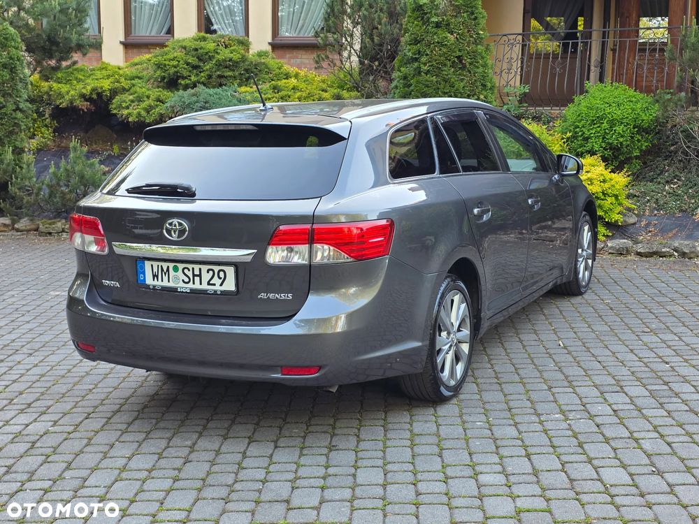 Toyota Avensis 2.0 D-4D Edition - 11