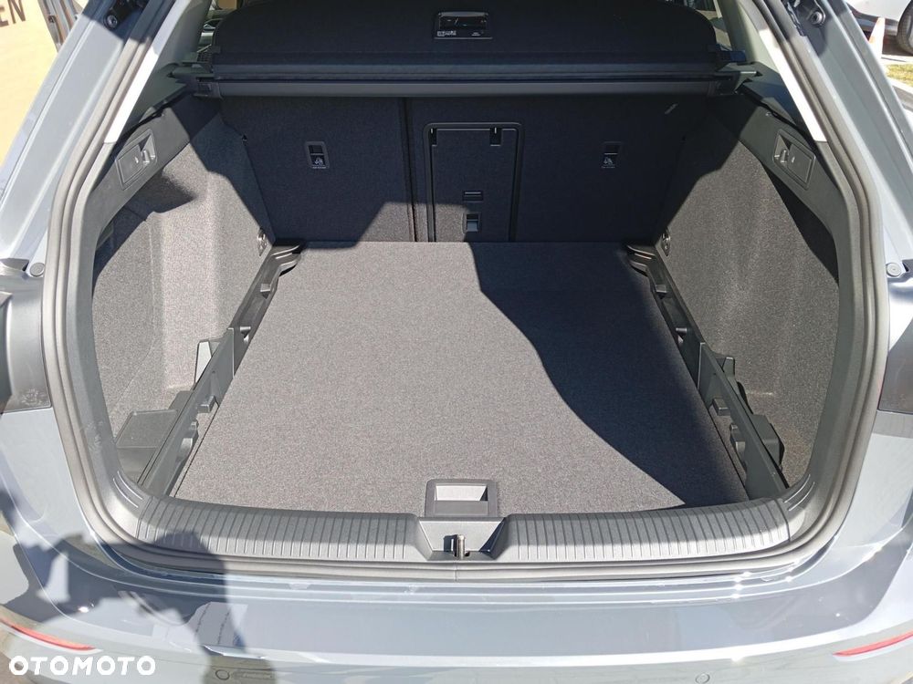 Volkswagen Golf - 23