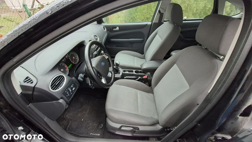 Ford Focus 1.6 Ambiente - 12