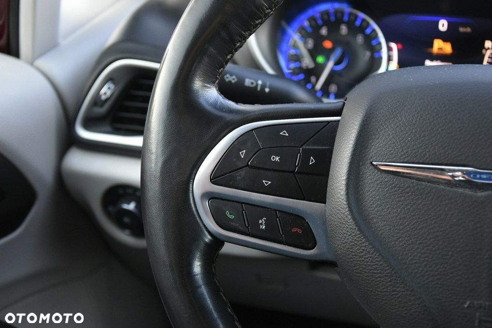 Chrysler Pacifica - 18