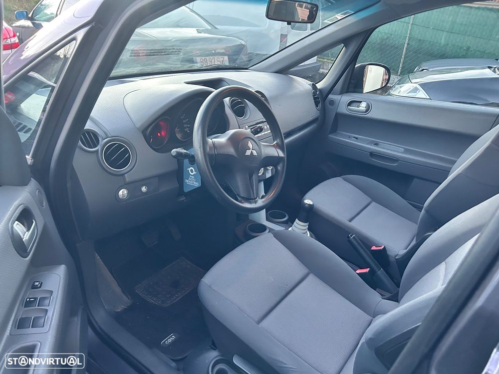 Mitsubishi Colt 1.3 Insport Aut. - 2
