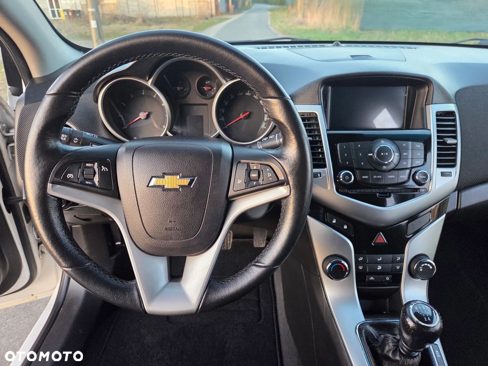 Chevrolet Cruze 1.6 LT - 14
