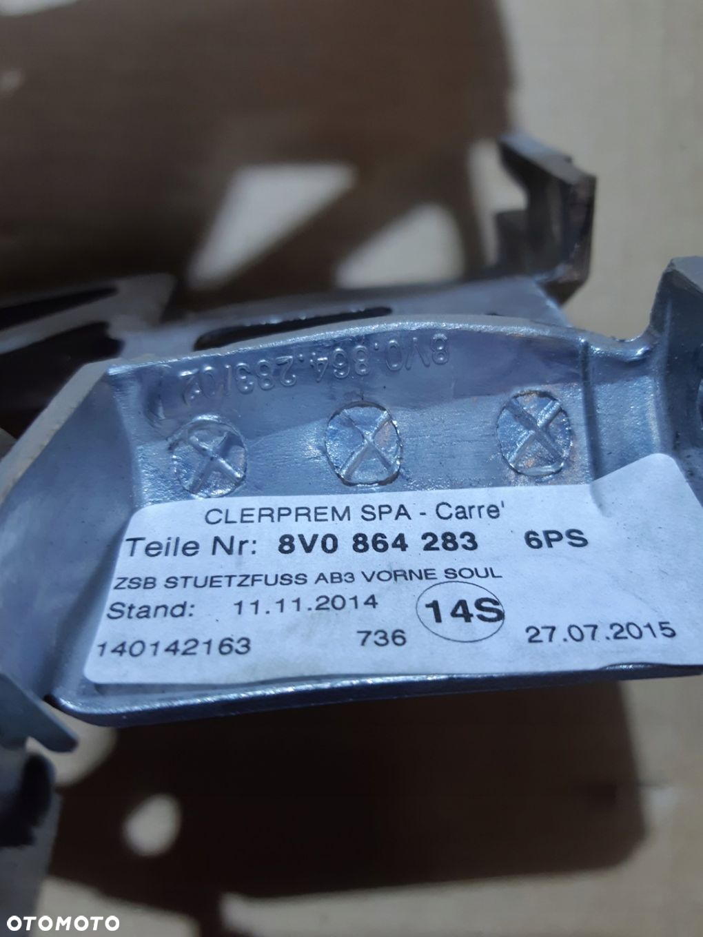 AUDI A3 8V PODŁOKIETNIK PRZÓD 8V0864283 - 4