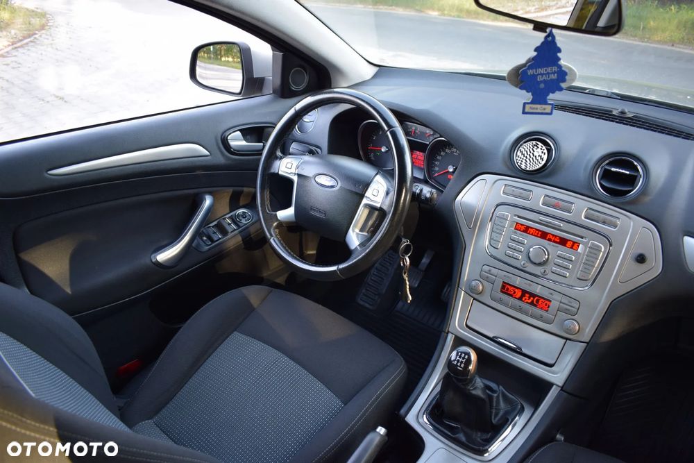 Ford Mondeo - 8