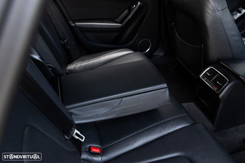 Audi A4 Avant 2.0 TDI quattro Advance S tronic - 29