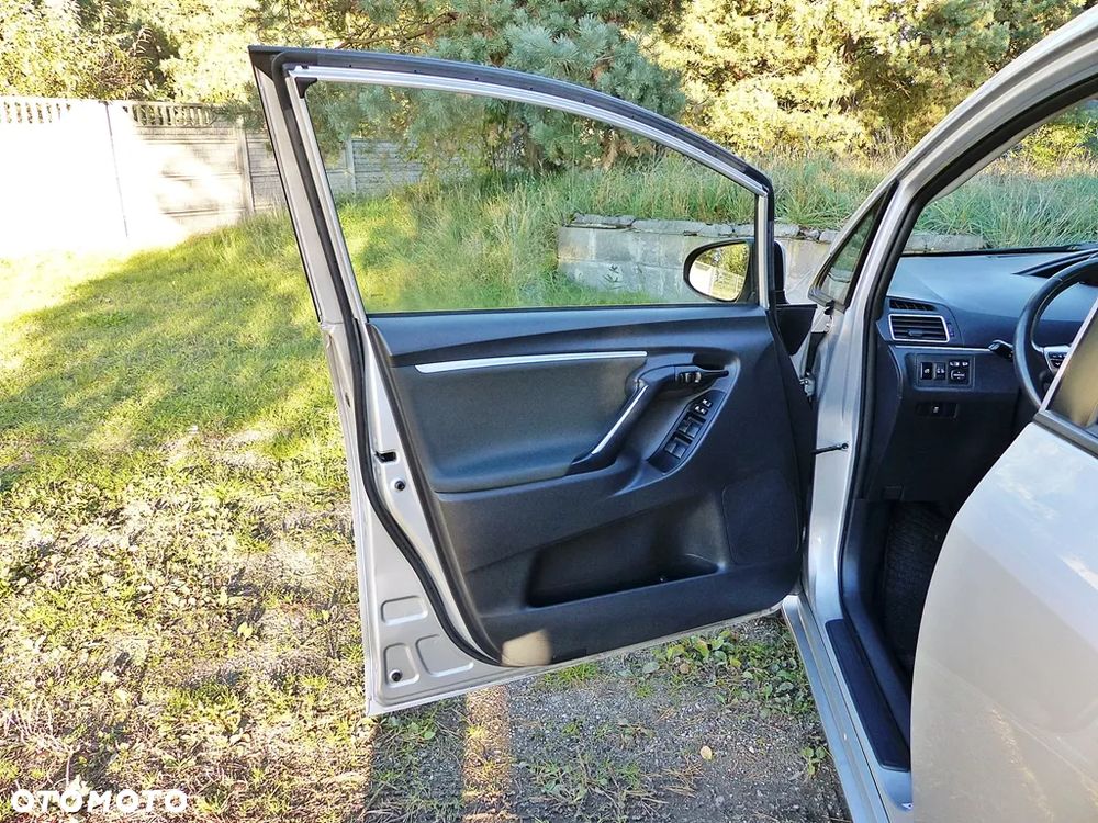 Toyota Verso 1.6 D-4D Premium - 17
