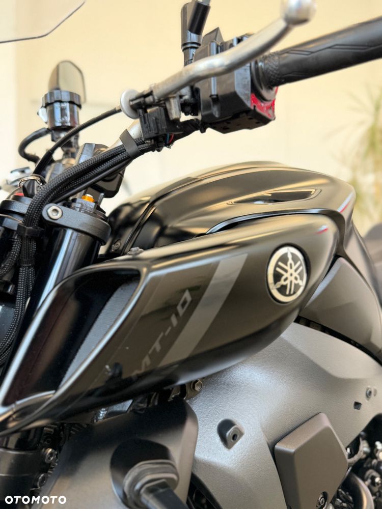 Yamaha MT - 8