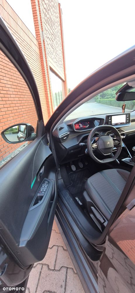 Peugeot 208 1.2 T Allure S&S - 10